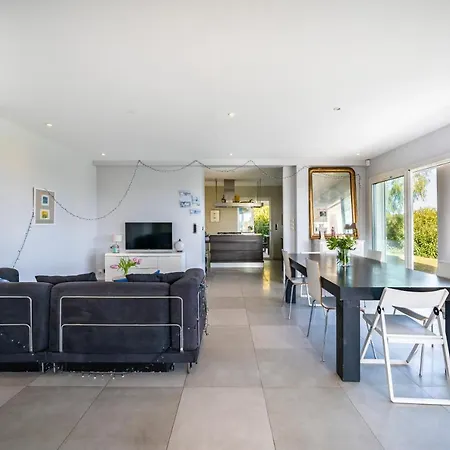 Amazing Modern House * فالوريس