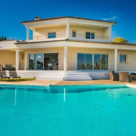 Amazing Modern House فالوريس