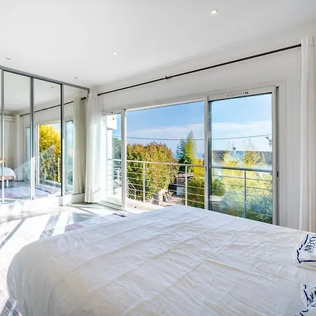 Villa Amazing Modern House *