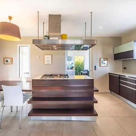 Amazing Modern House Villa